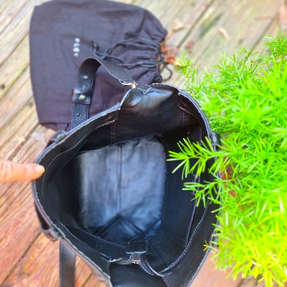 DKNY Purse Shoulder Strap included with hand straps in all Black - Picture 5 of 5